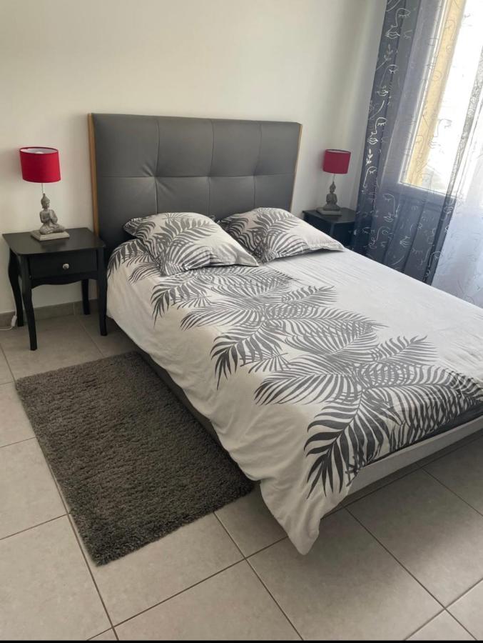 Studio A 300 M De La Gare De Mantes-La-Jolie Zewnętrze zdjęcie
