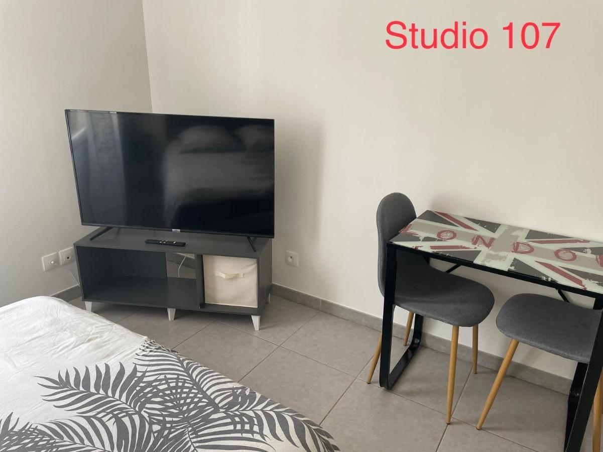 Studio A 300 M De La Gare De Mantes-La-Jolie Zewnętrze zdjęcie