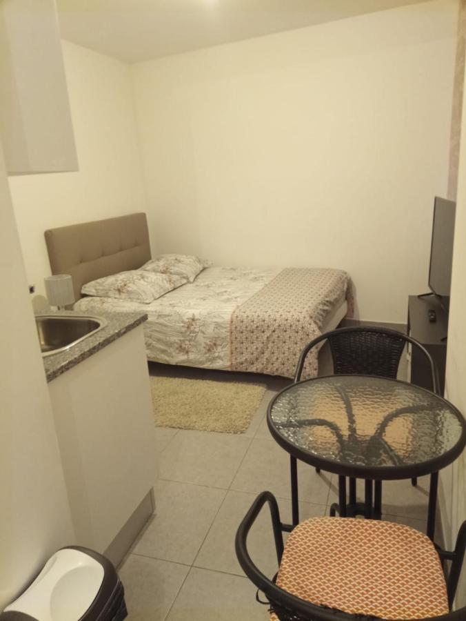 Studio A 300 M De La Gare De Mantes-La-Jolie Zewnętrze zdjęcie