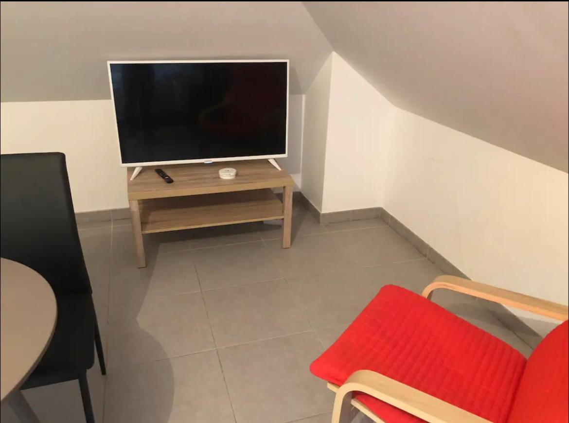 Studio A 300 M De La Gare De Mantes-La-Jolie Zewnętrze zdjęcie