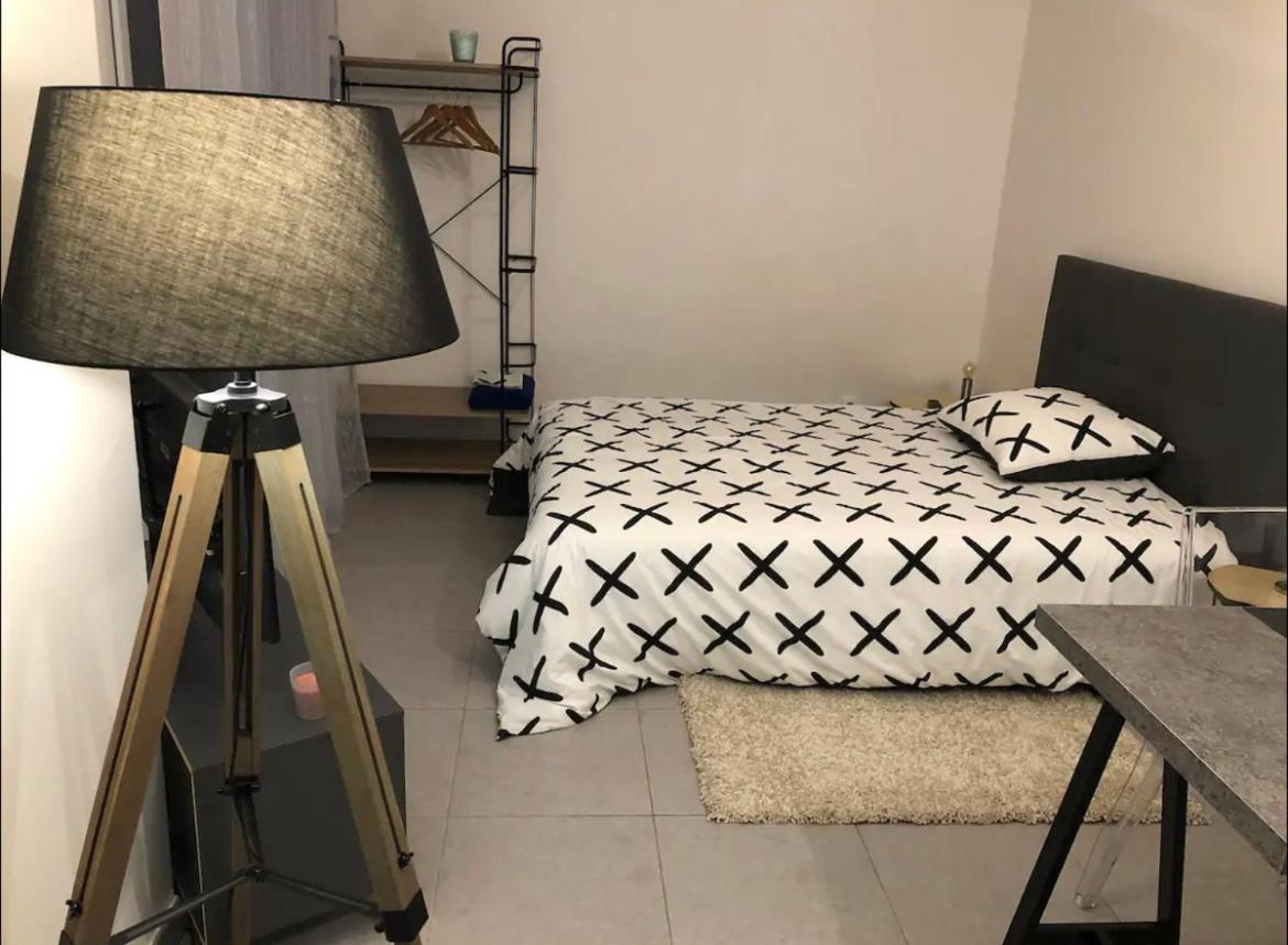 Studio A 300 M De La Gare De Mantes-La-Jolie Zewnętrze zdjęcie