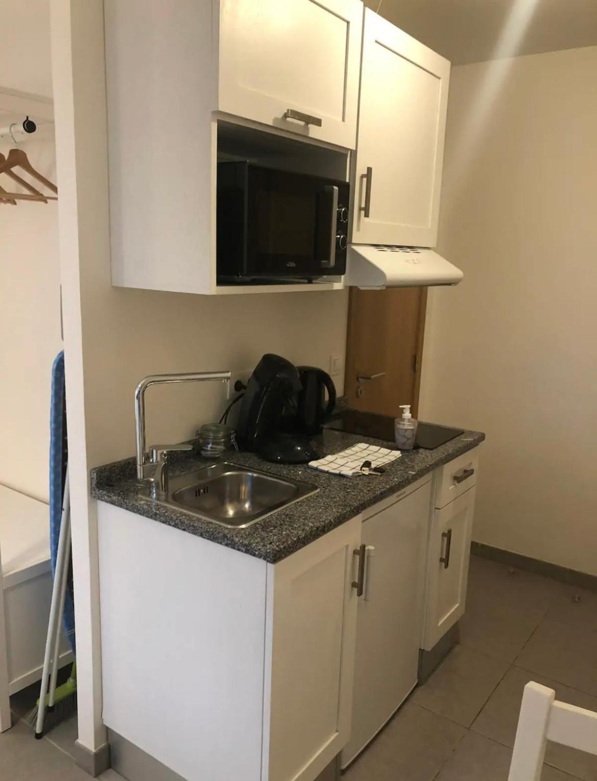 Studio A 300 M De La Gare De Mantes-La-Jolie Zewnętrze zdjęcie
