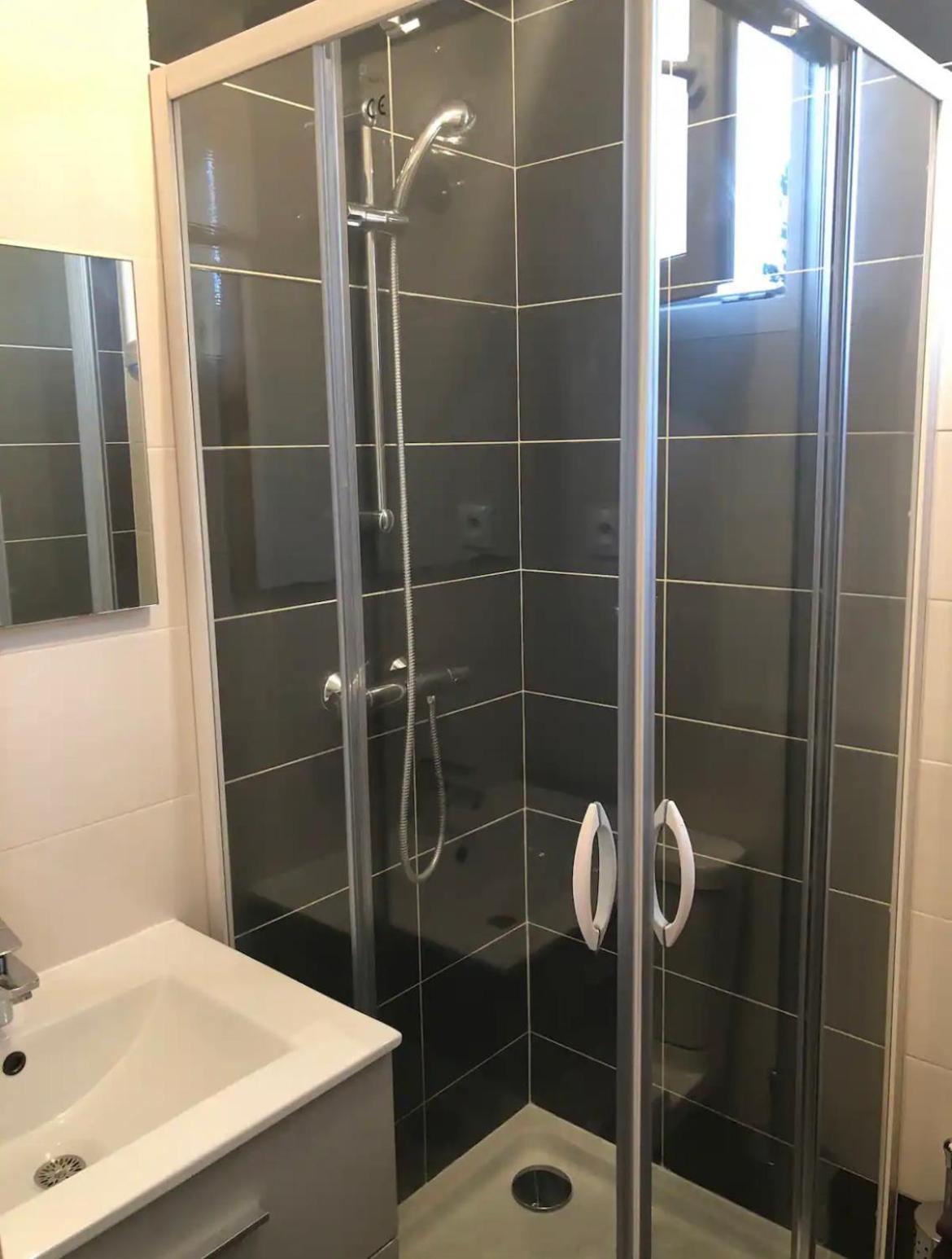 Studio A 300 M De La Gare De Mantes-La-Jolie Zewnętrze zdjęcie