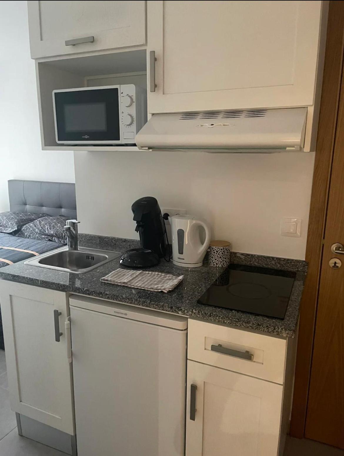 Studio A 300 M De La Gare De Mantes-La-Jolie Zewnętrze zdjęcie
